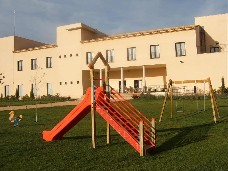Hotel Maria Jimena Оканья Экстерьер фото