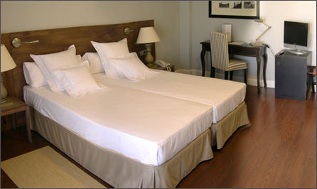 Hotel Maria Jimena Оканья Экстерьер фото
